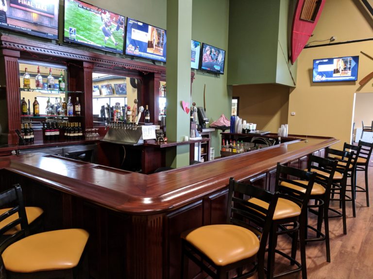 Bar & Grill Lake Lanes & Games